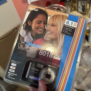 Vivitar ViviCam 8018 Digital Camera - Classic Black